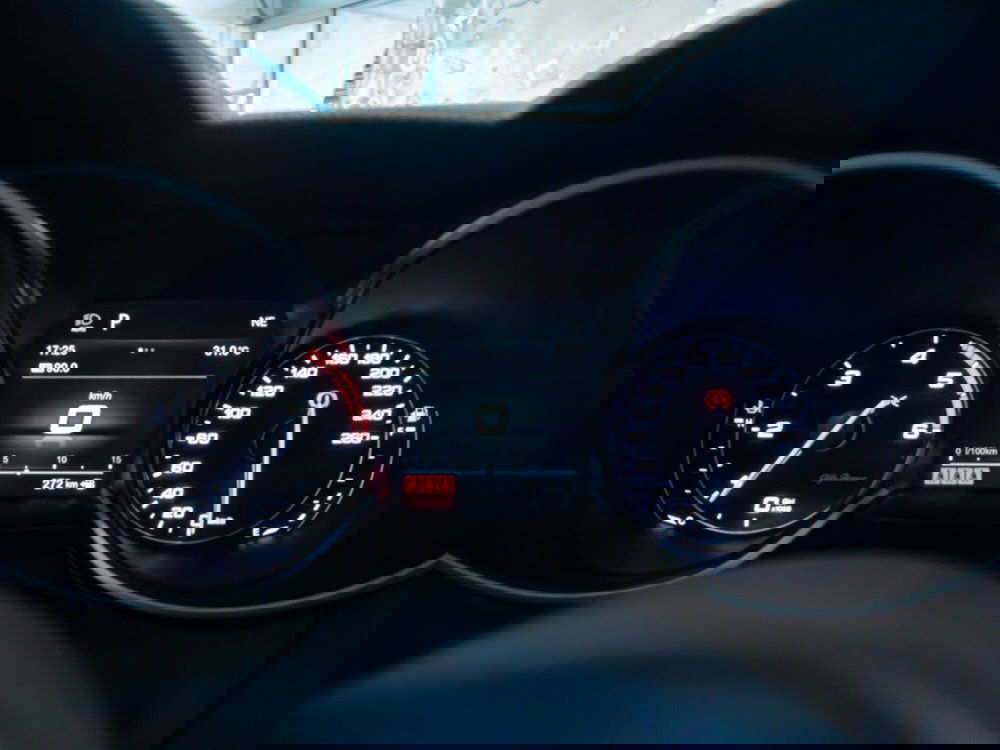 Alfa Romeo Stelvio usata a Macerata (13)