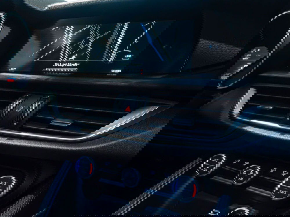 Alfa Romeo Stelvio usata a Macerata (18)