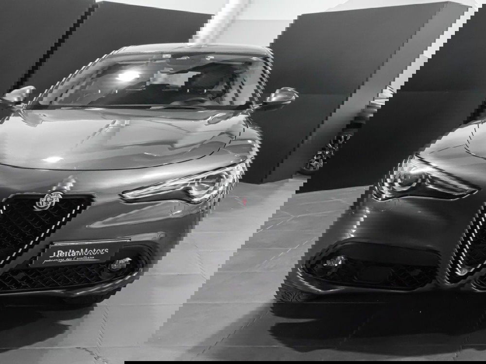 Alfa Romeo Stelvio usata a Macerata (2)