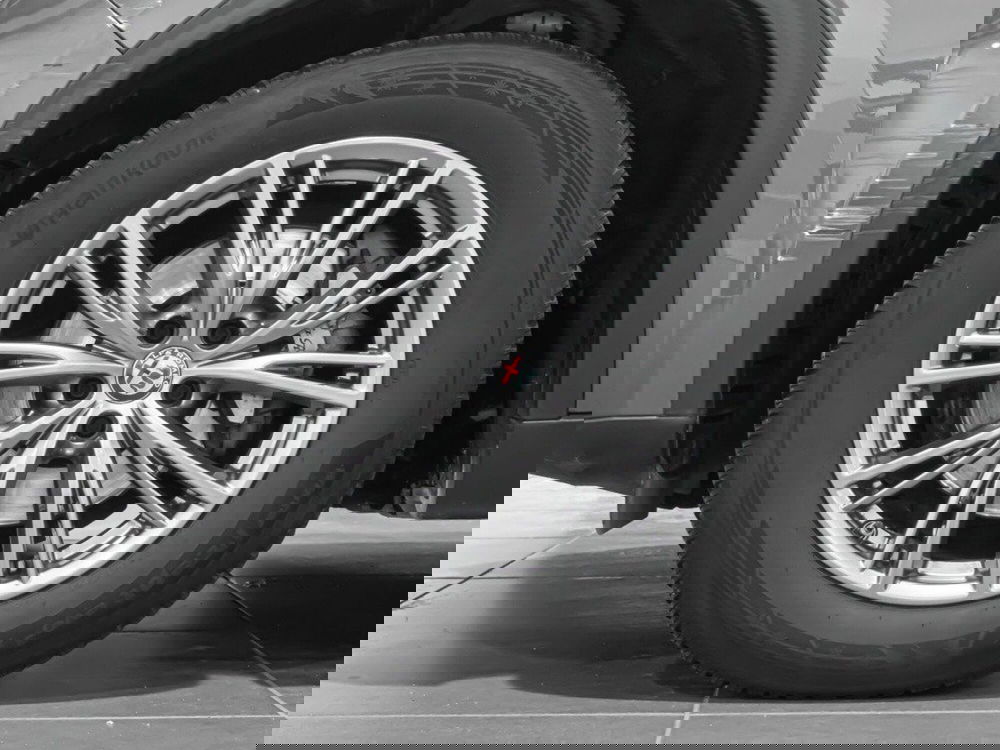 Alfa Romeo Stelvio usata a Macerata (4)