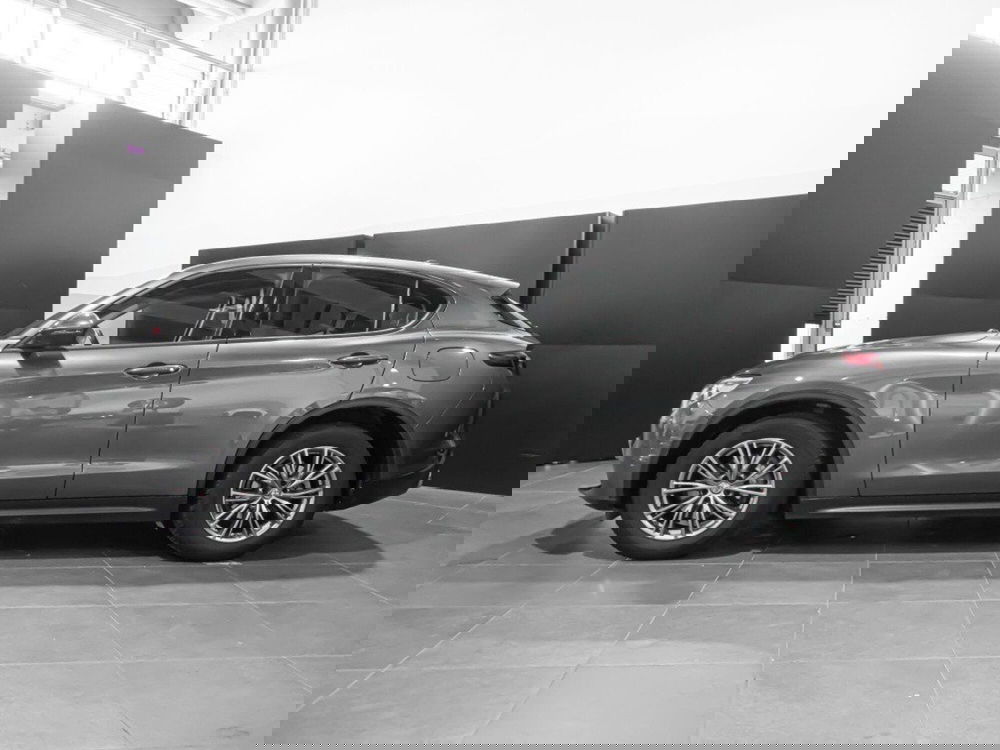 Alfa Romeo Stelvio usata a Macerata (5)