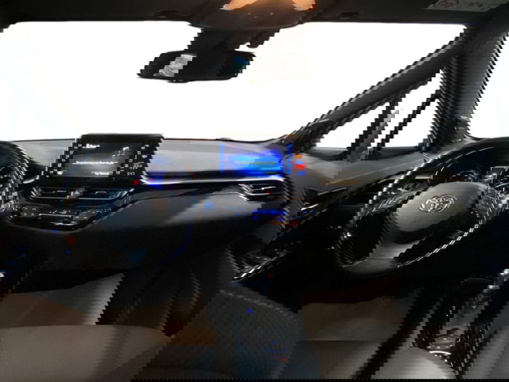 Toyota Toyota C-HR usata a Napoli (12)