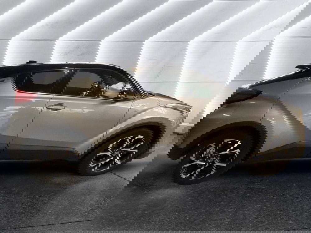 Toyota Toyota C-HR usata a Napoli (5)