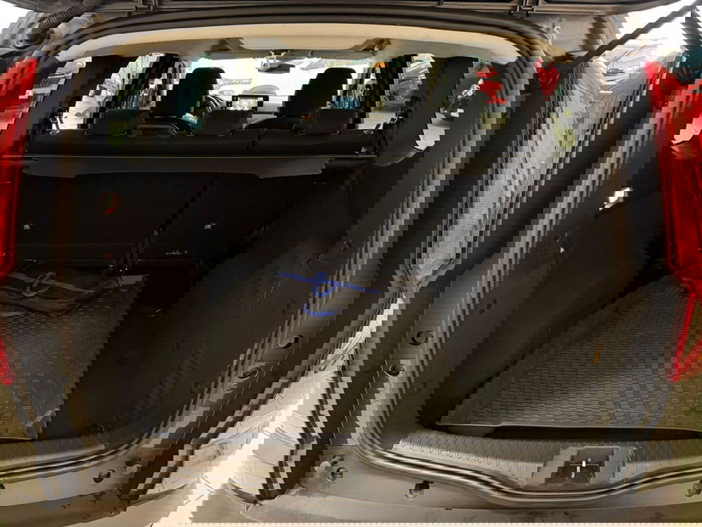 Dacia Jogger usata a Brescia (19)