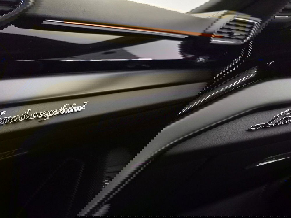 Lamborghini Urus usata a Bologna (17)