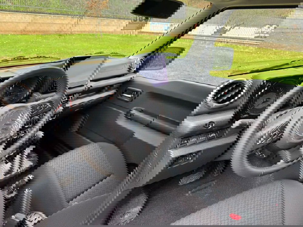 Suzuki Jimny nuova a Salerno (8)