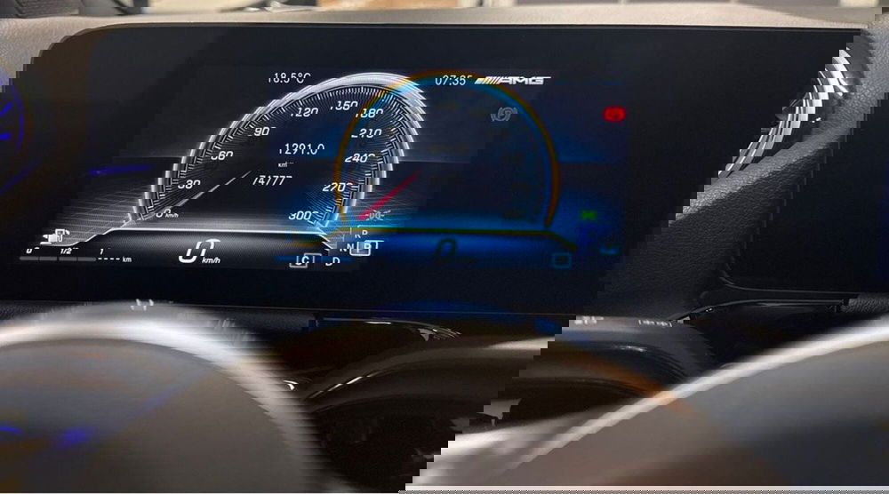 Mercedes-Benz GLA SUV usata a Prato (13)