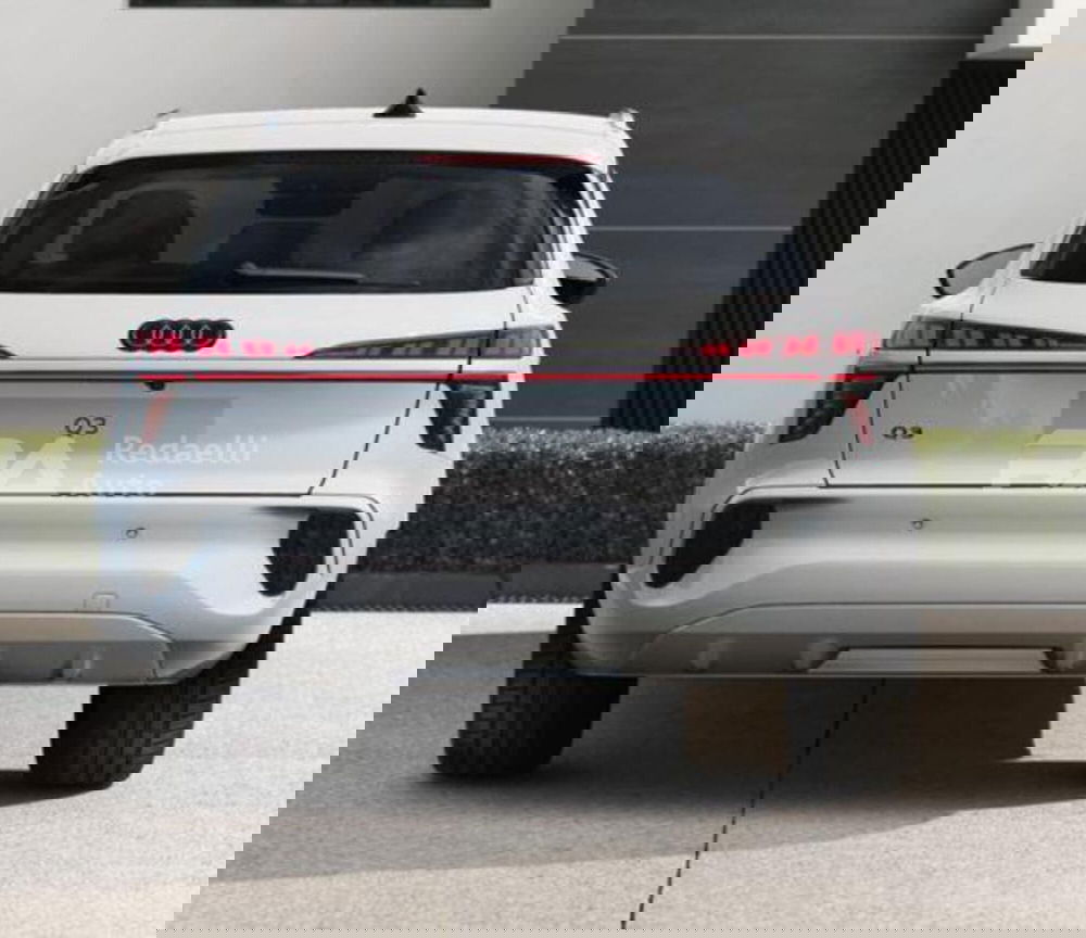 Audi Q3 Sportback nuova a Lecco (4)