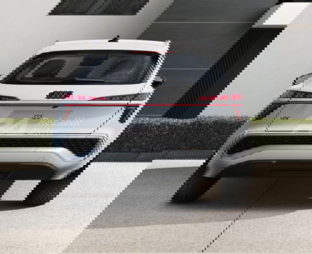 Audi Q3 Sportback nuova a Lecco (3)