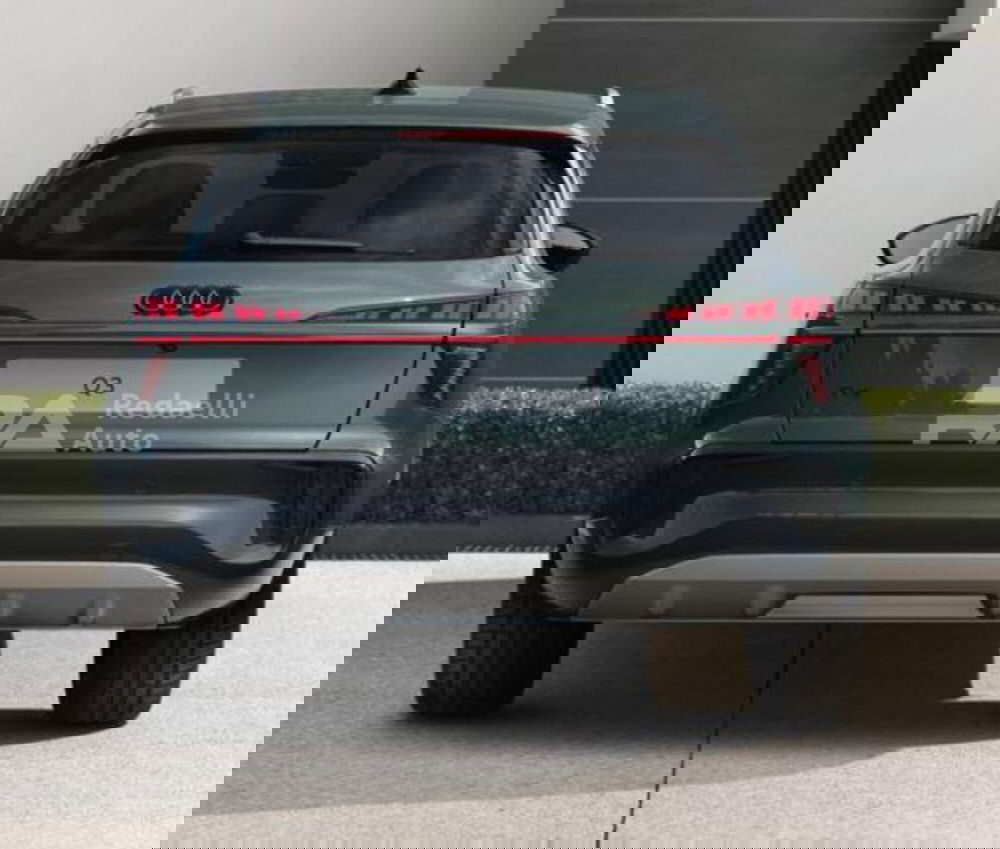 Audi Q3 Sportback nuova a Lecco (3)