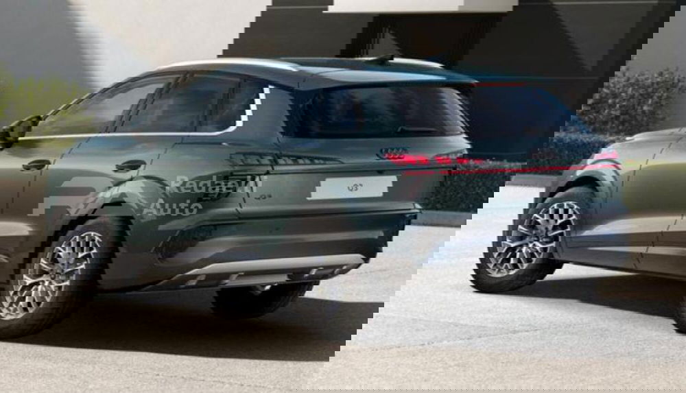 Audi Q3 Sportback nuova a Lecco (5)