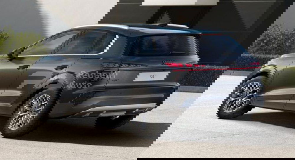 Audi Q3 Sportback nuova a Lecco (5)