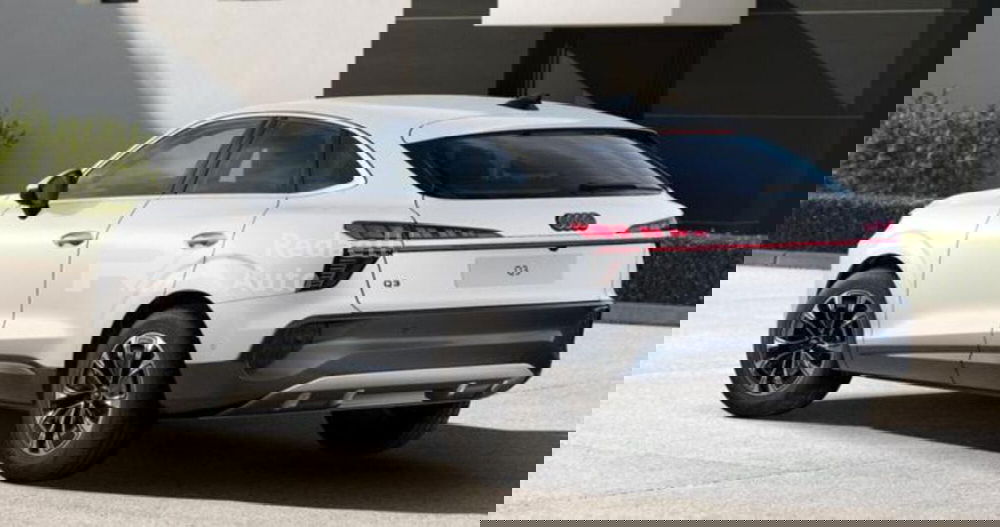 Audi Q3 Sportback nuova a Lecco (5)