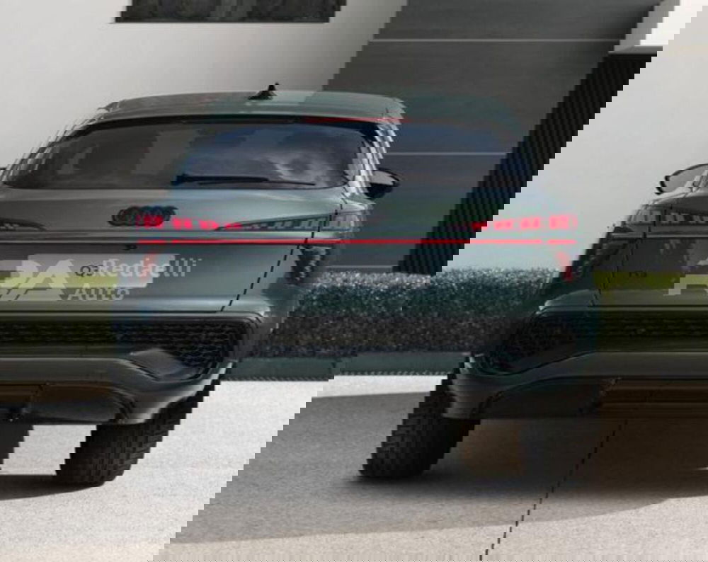 Audi Q3 Sportback nuova a Lecco (3)