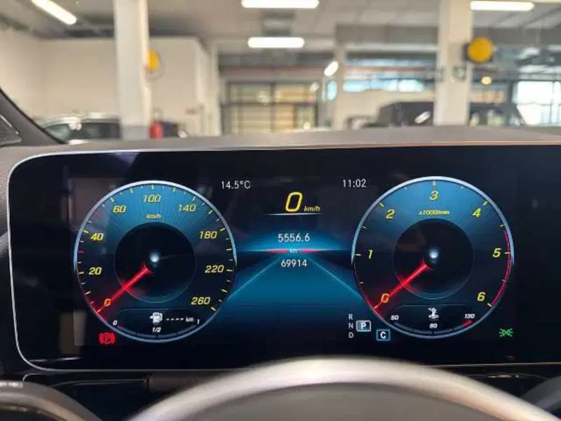 Mercedes-Benz GLA SUV usata a Prato (13)