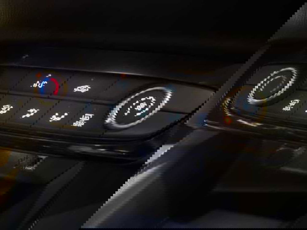 Opel Corsa usata a Prato (15)