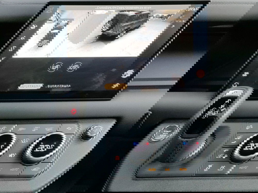 Land Rover Defender usata a Lecco (16)