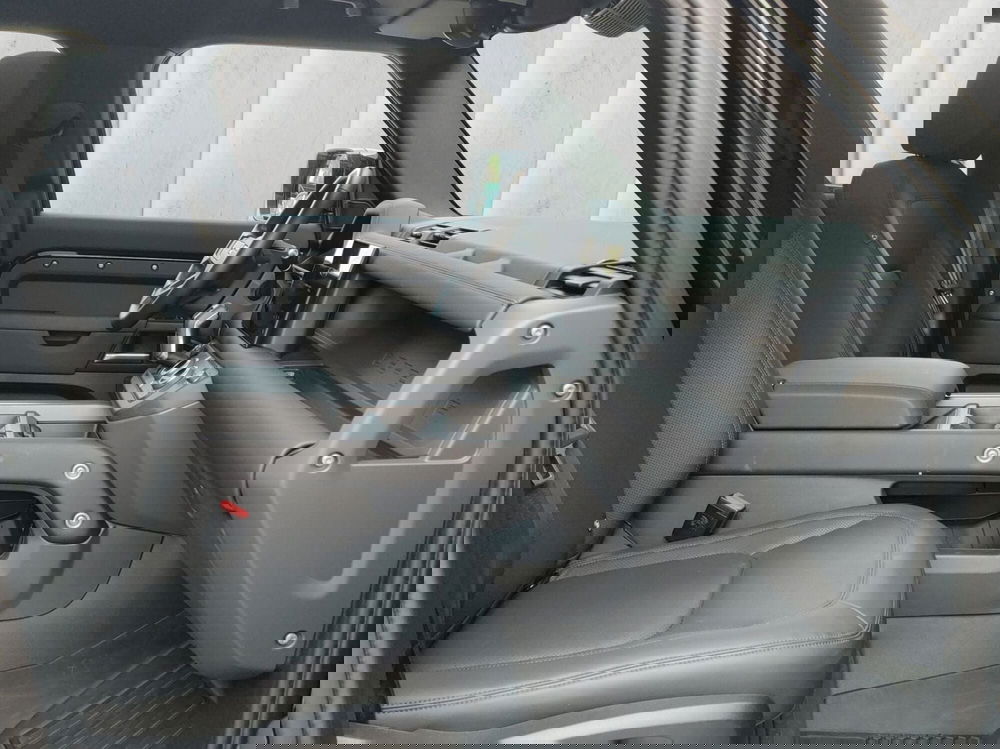 Land Rover Defender usata a Lecco (3)