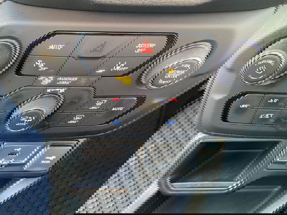 Jeep Renegade usata a Milano (19)