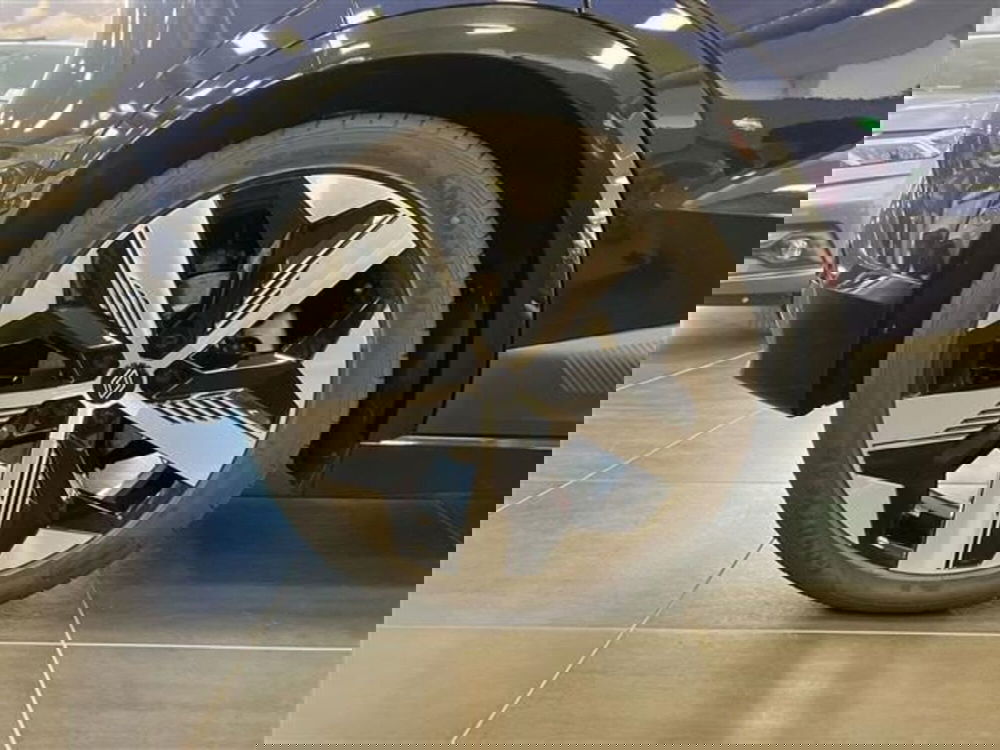 Renault Megane E-Tech Electric nuova a Como (6)