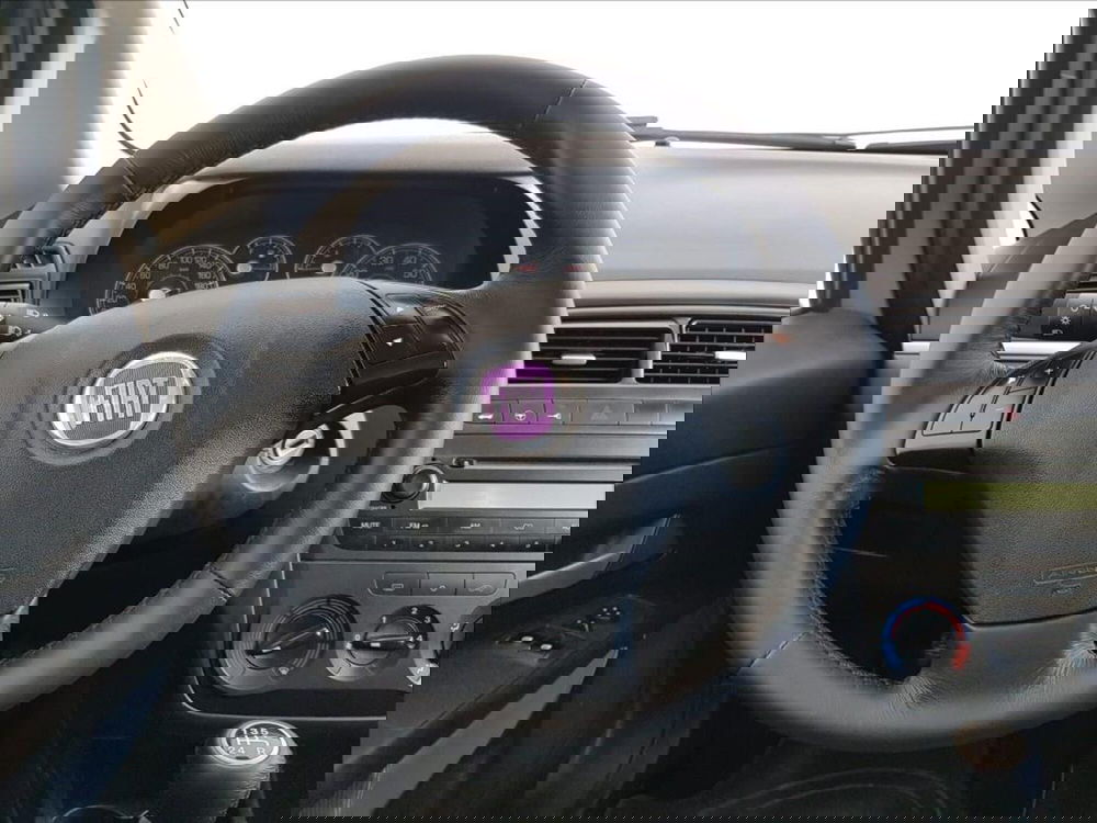 Fiat Grande Punto usata a Lucca (14)