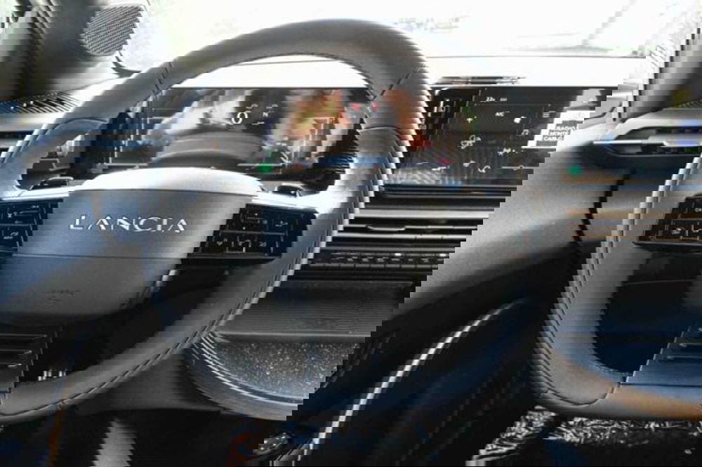 Lancia Ypsilon nuova a Torino (16)