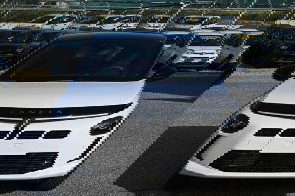 Lancia Ypsilon nuova a Torino (2)