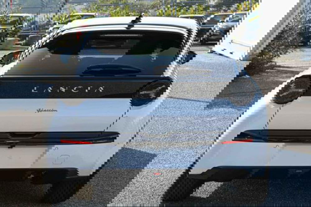 Lancia Ypsilon nuova a Torino (6)