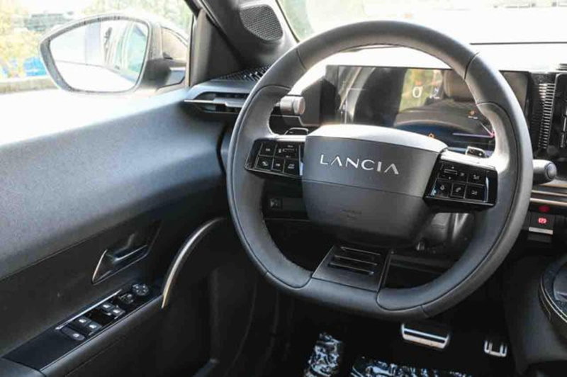 Lancia Ypsilon nuova a Torino (16)