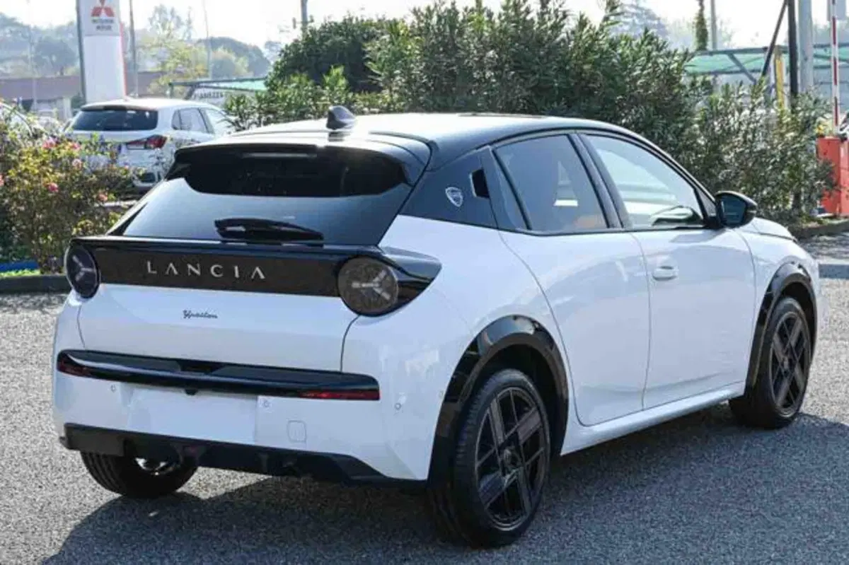 Lancia Ypsilon nuova a Torino (3)