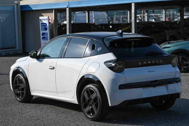 Lancia Ypsilon nuova a Torino (4)