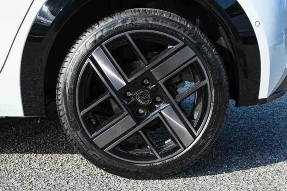 Lancia Ypsilon nuova a Torino (6)