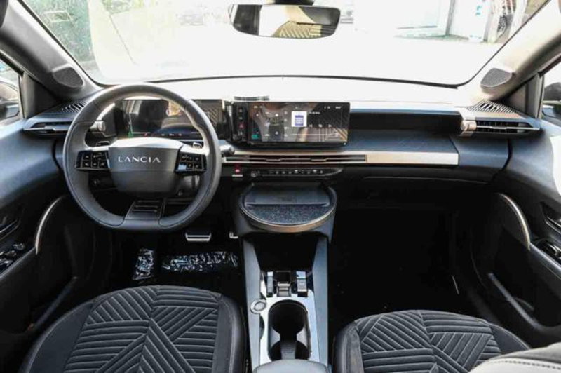 Lancia Ypsilon nuova a Torino (7)