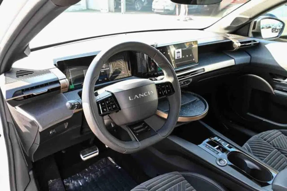 Lancia Ypsilon nuova a Torino (8)