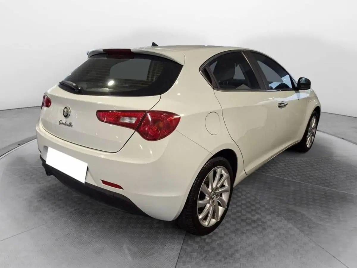 Alfa Romeo Giulietta usata a Torino (4)