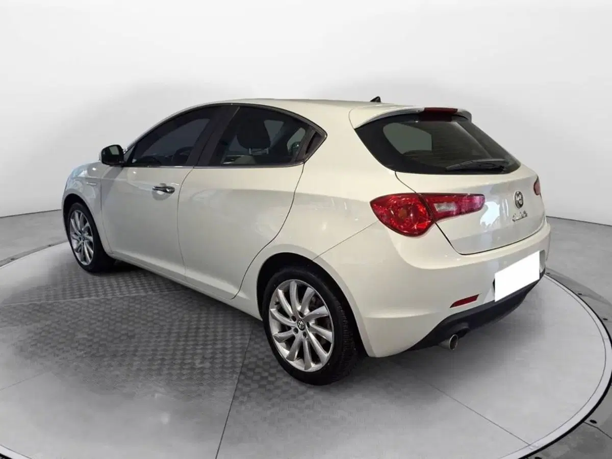 Alfa Romeo Giulietta usata a Torino (6)