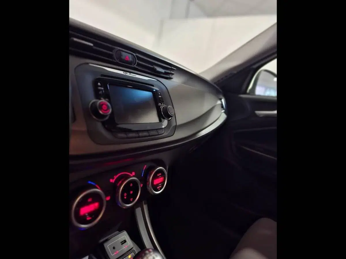 Alfa Romeo Giulietta usata a Torino (9)