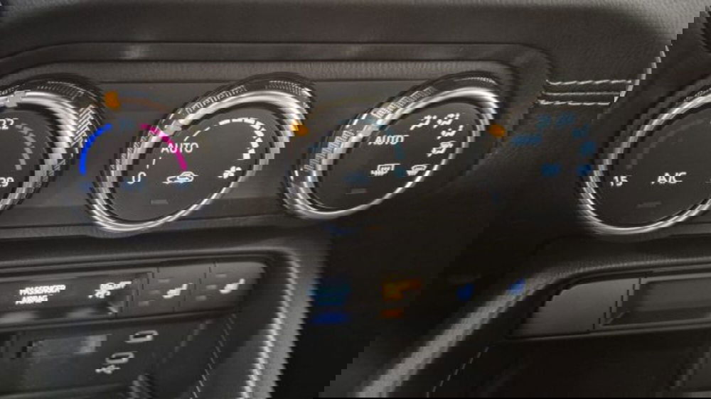 Mazda MX-5 nuova a Modena (3)