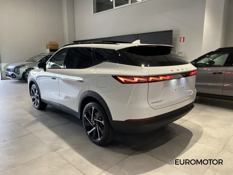 Omoda Omoda 7 SHS-P nuova a Bari (12)