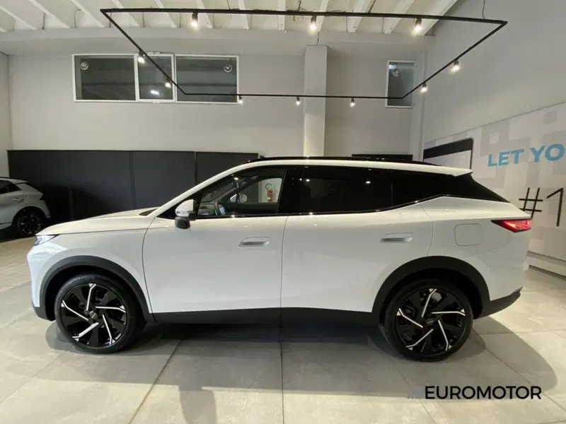 Omoda Omoda 7 SHS-P nuova a Bari (13)