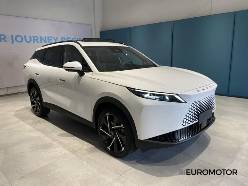 Omoda Omoda 7 SHS-P nuova a Bari (3)