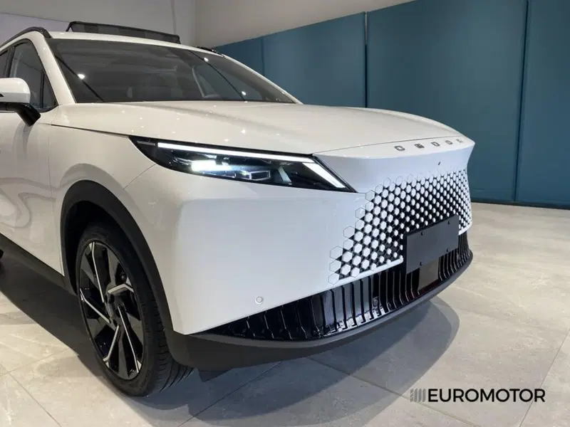 Omoda Omoda 7 SHS-P nuova a Bari (4)