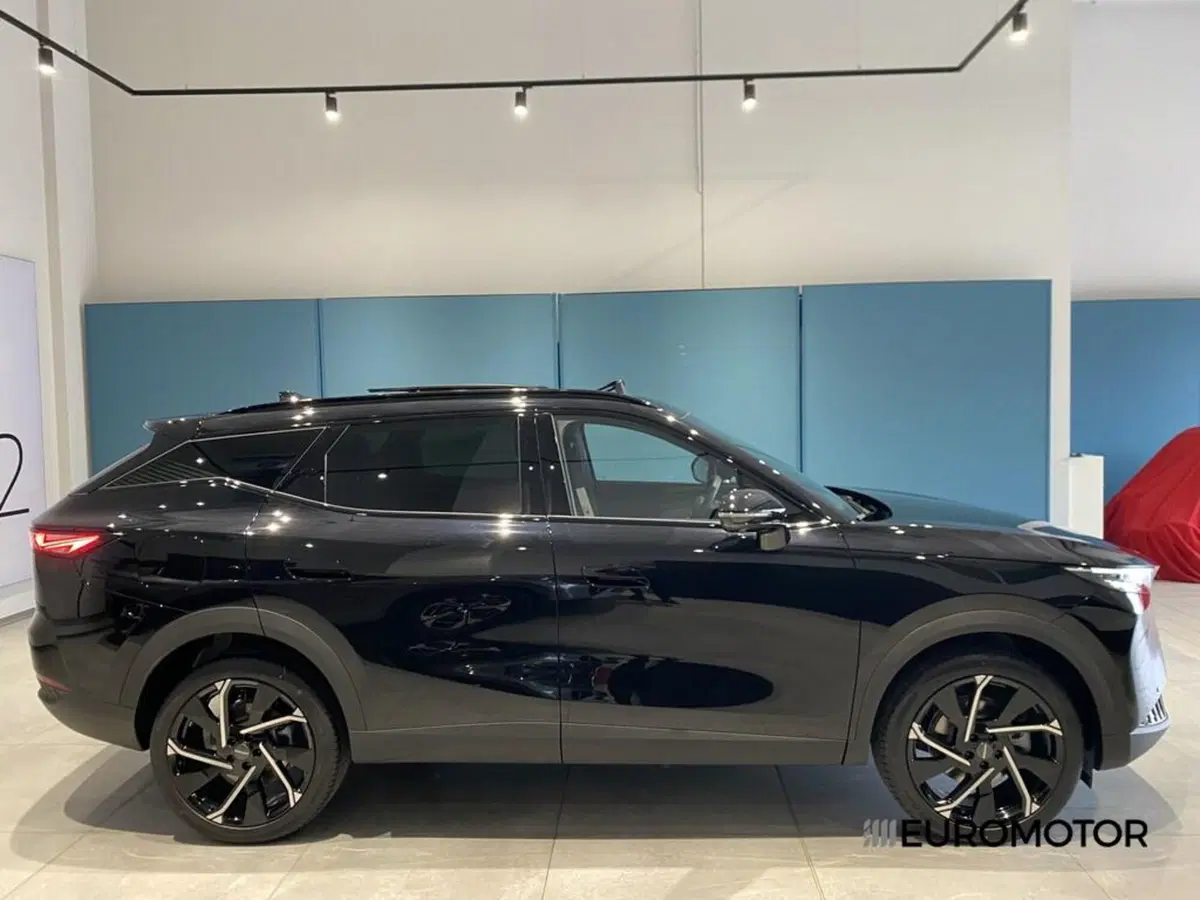 Omoda Omoda 7 SHS-P nuova a Bari (6)