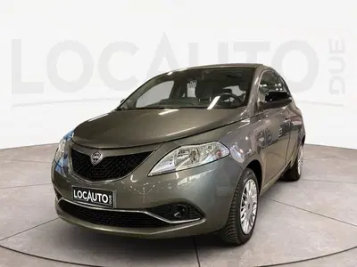 Lancia Ypsilon 1.2 69 CV 5 porte Silver del 2017 usata a Torino