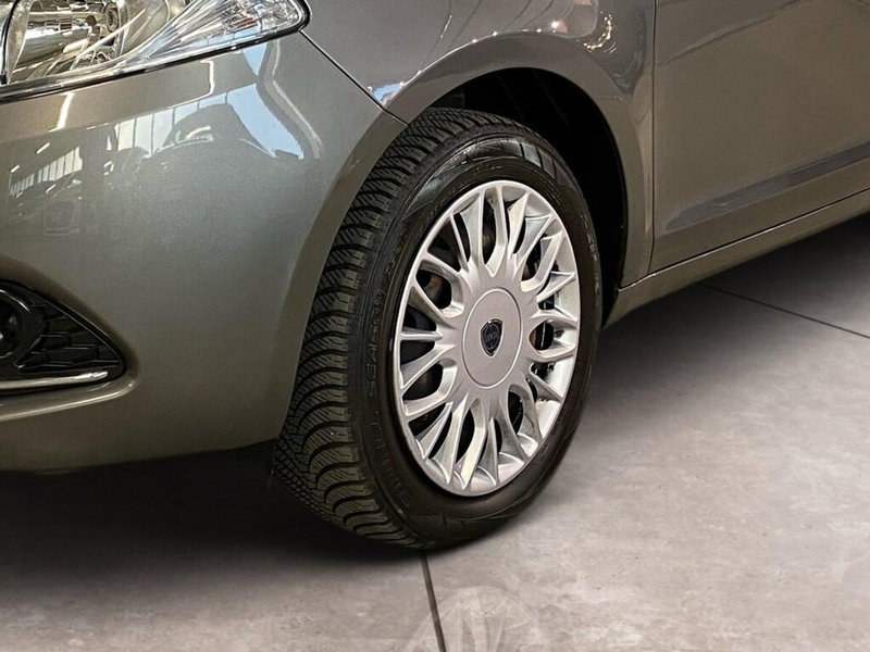 Lancia Ypsilon usata a Torino (15)