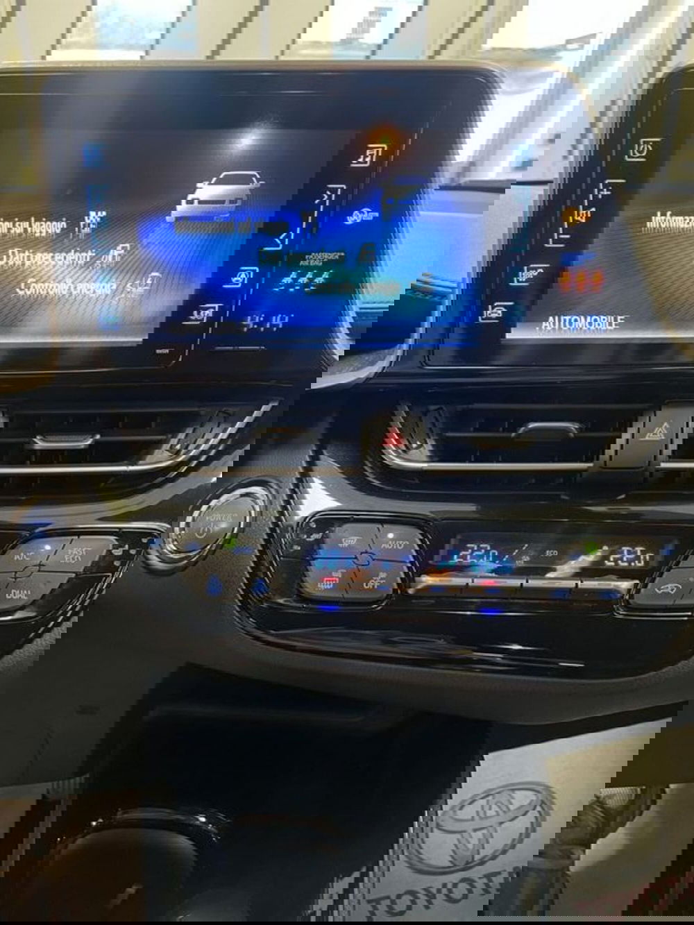 Toyota Toyota C-HR usata a Prato (12)