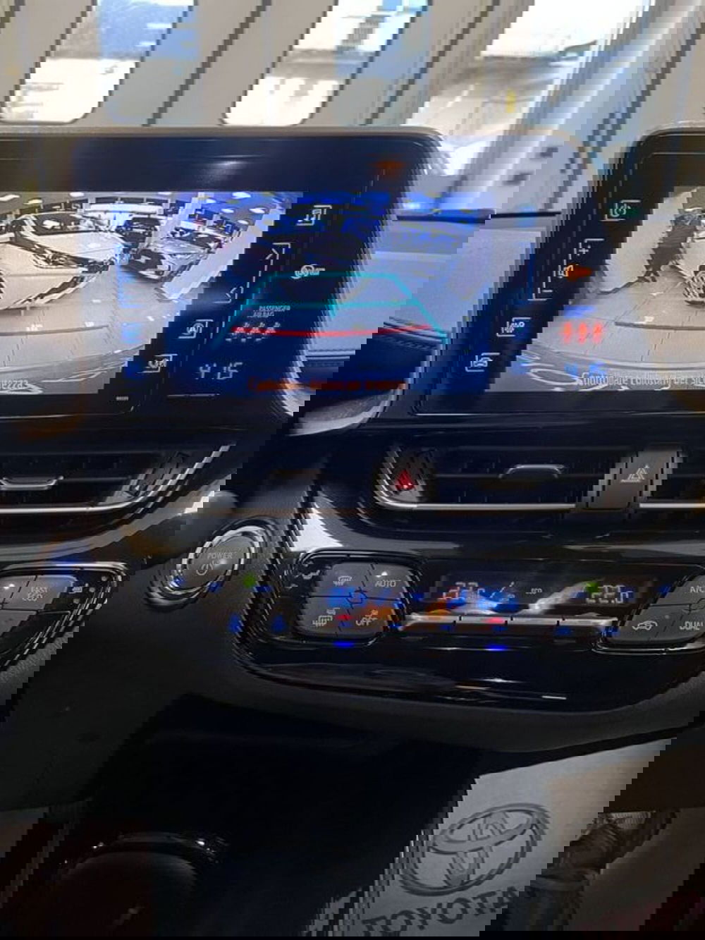 Toyota Toyota C-HR usata a Prato (13)