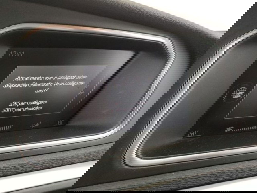 Volvo V40 Cross Country usata a Modena (17)