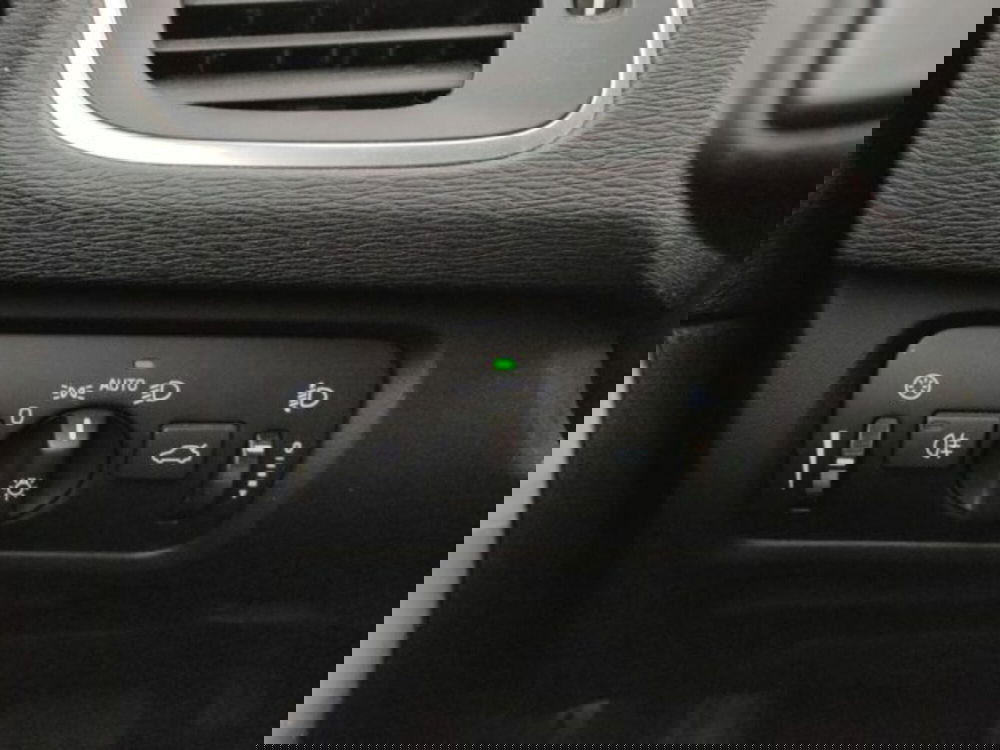 Volvo V40 Cross Country usata a Modena (19)