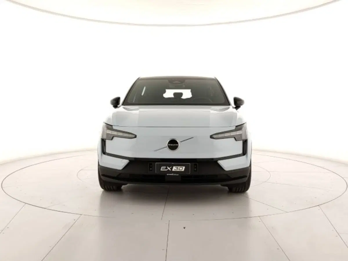 Volvo EX30 nuova a Modena (7)